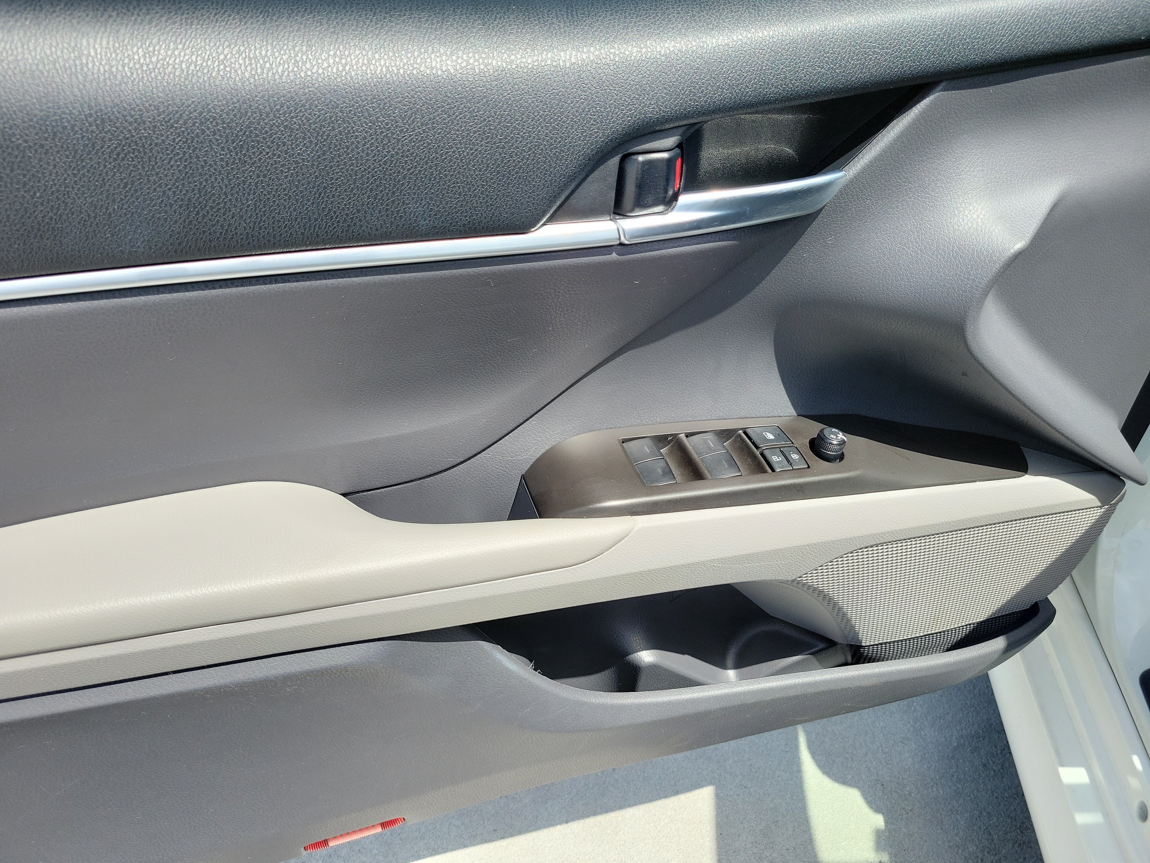 Certified Used 2023 Ice Toyota LE image 18