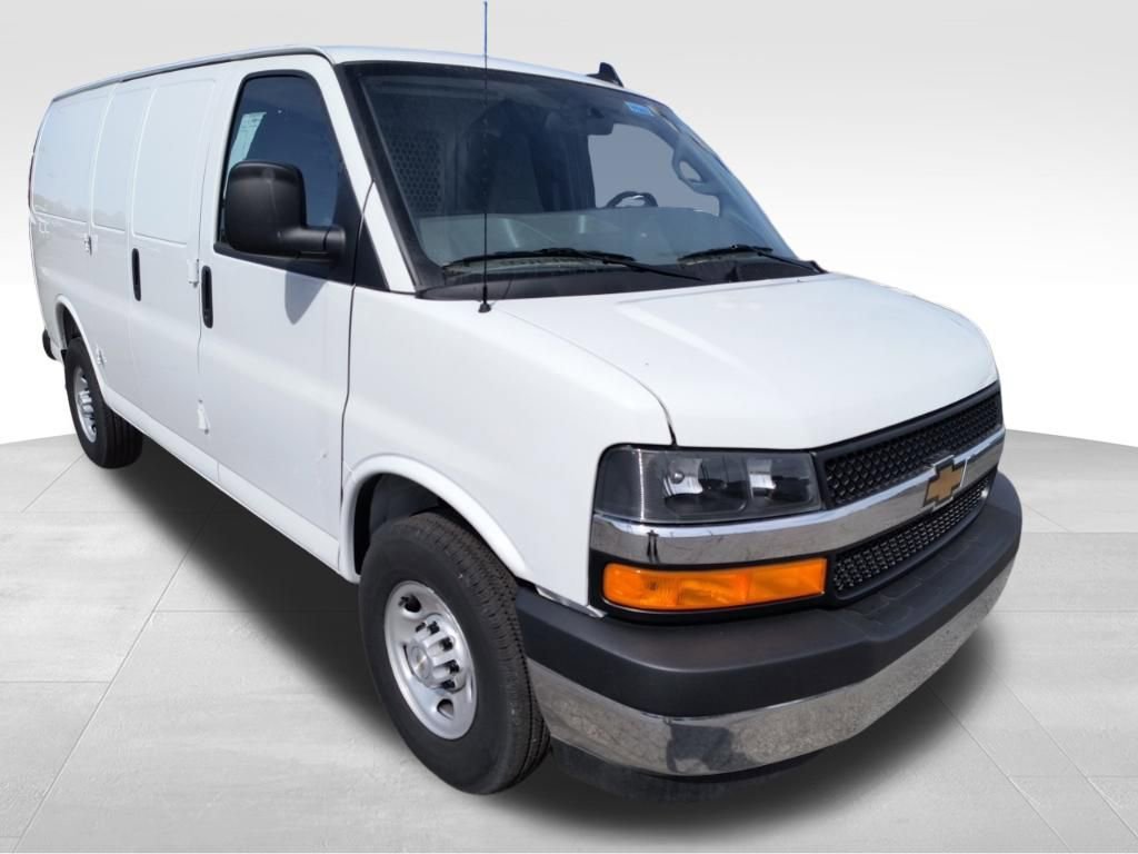 2025 Chevrolet Express 2500 Work Van HD's photo