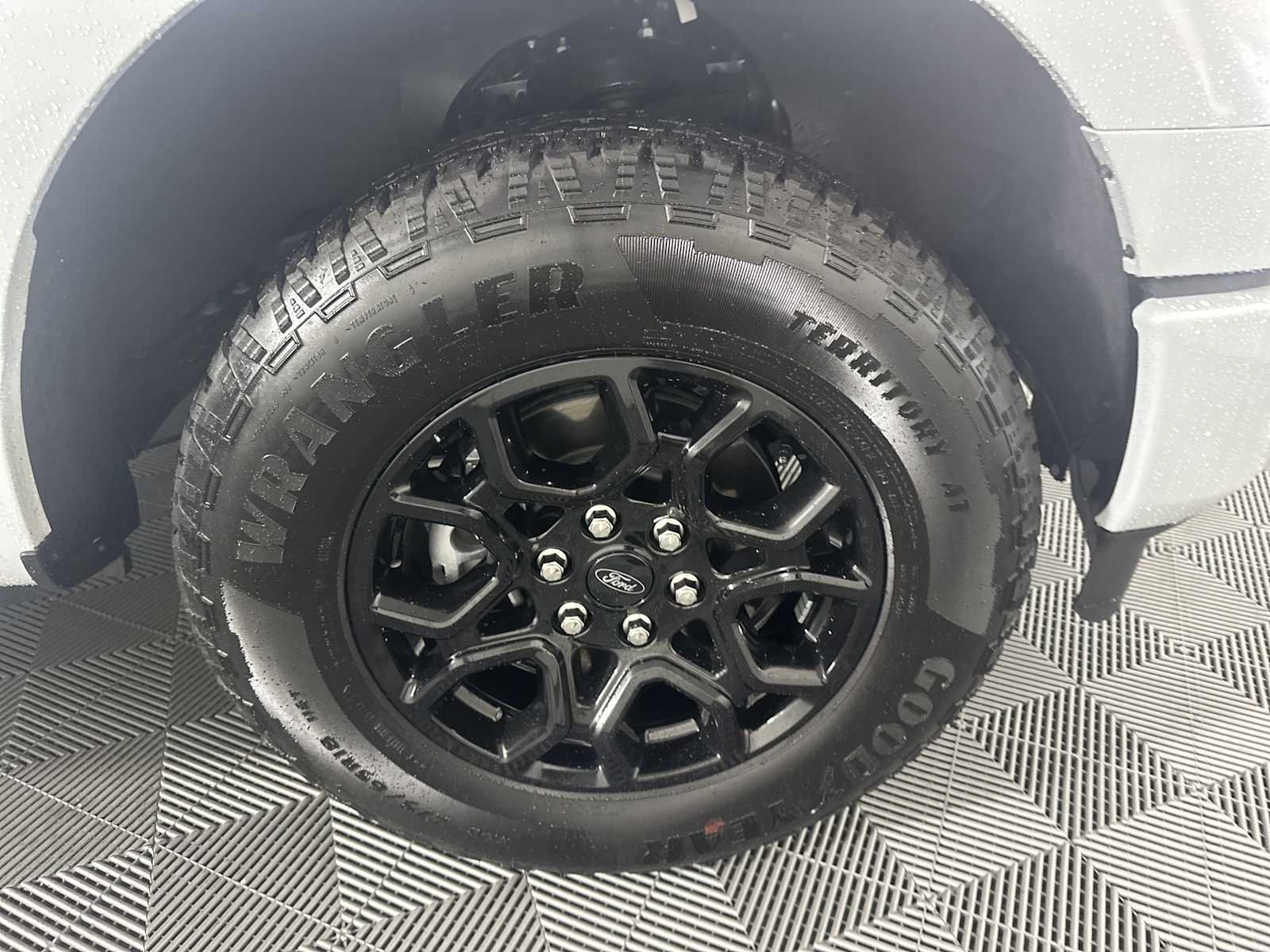 2025 Ford F-150 XLT - Photo 11