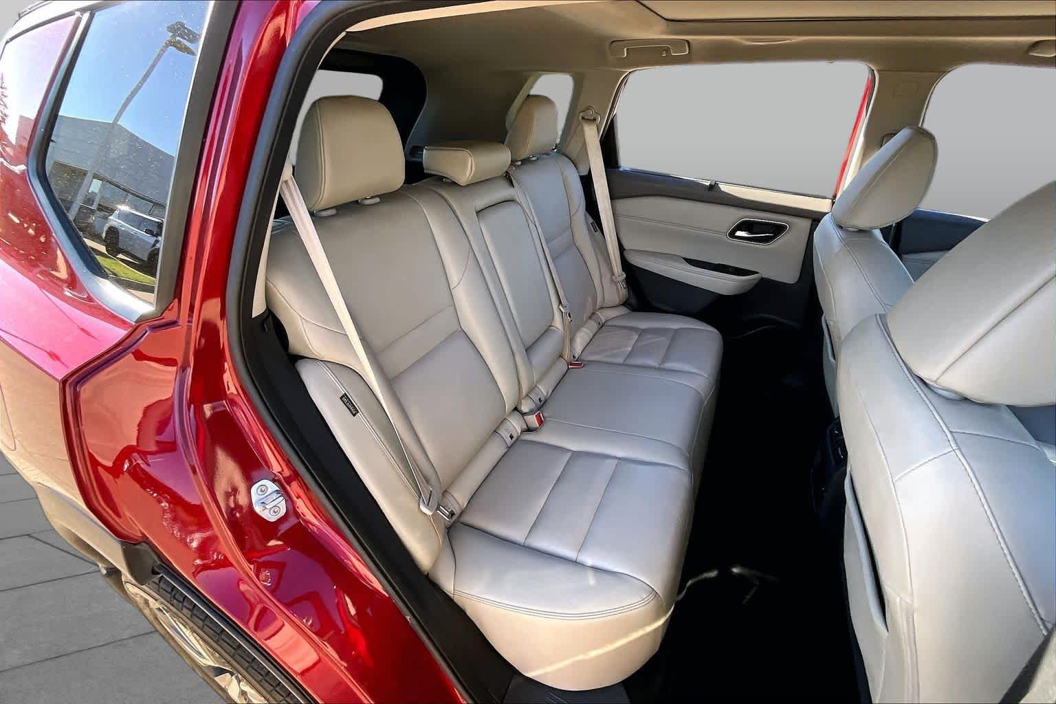 Used 2021 Scarlet Ember Tintcoat Nissan SL image 19