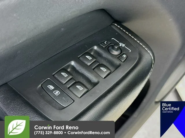 Used 2019 Ice White Volvo T5 R-Design image 22