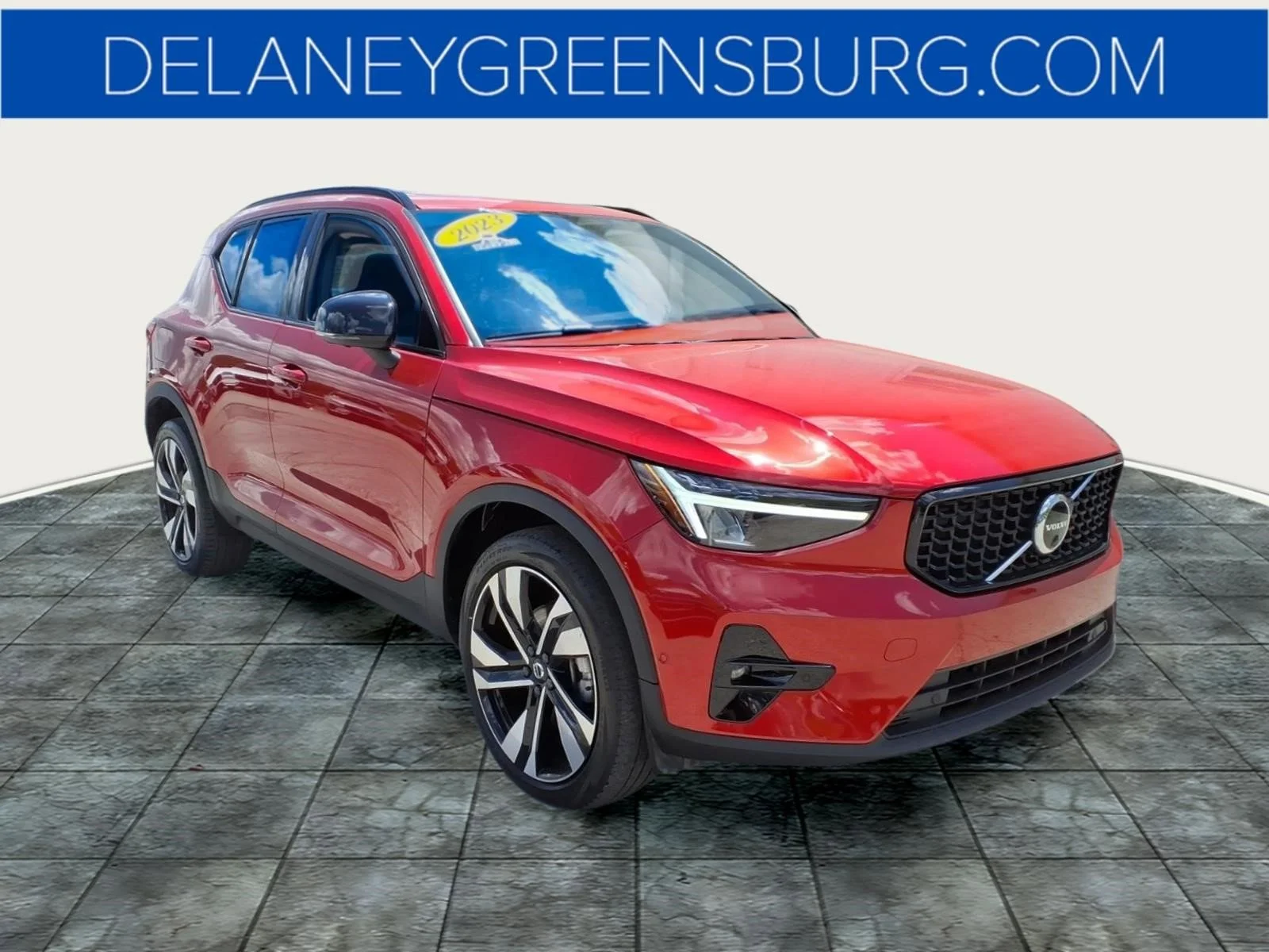 2023 Volvo XC40 B5 Plus Dark AWD's photo