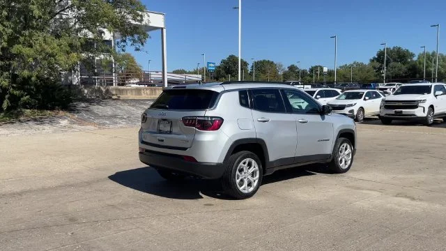Used 2024 Silver Jeep Latitude image 8