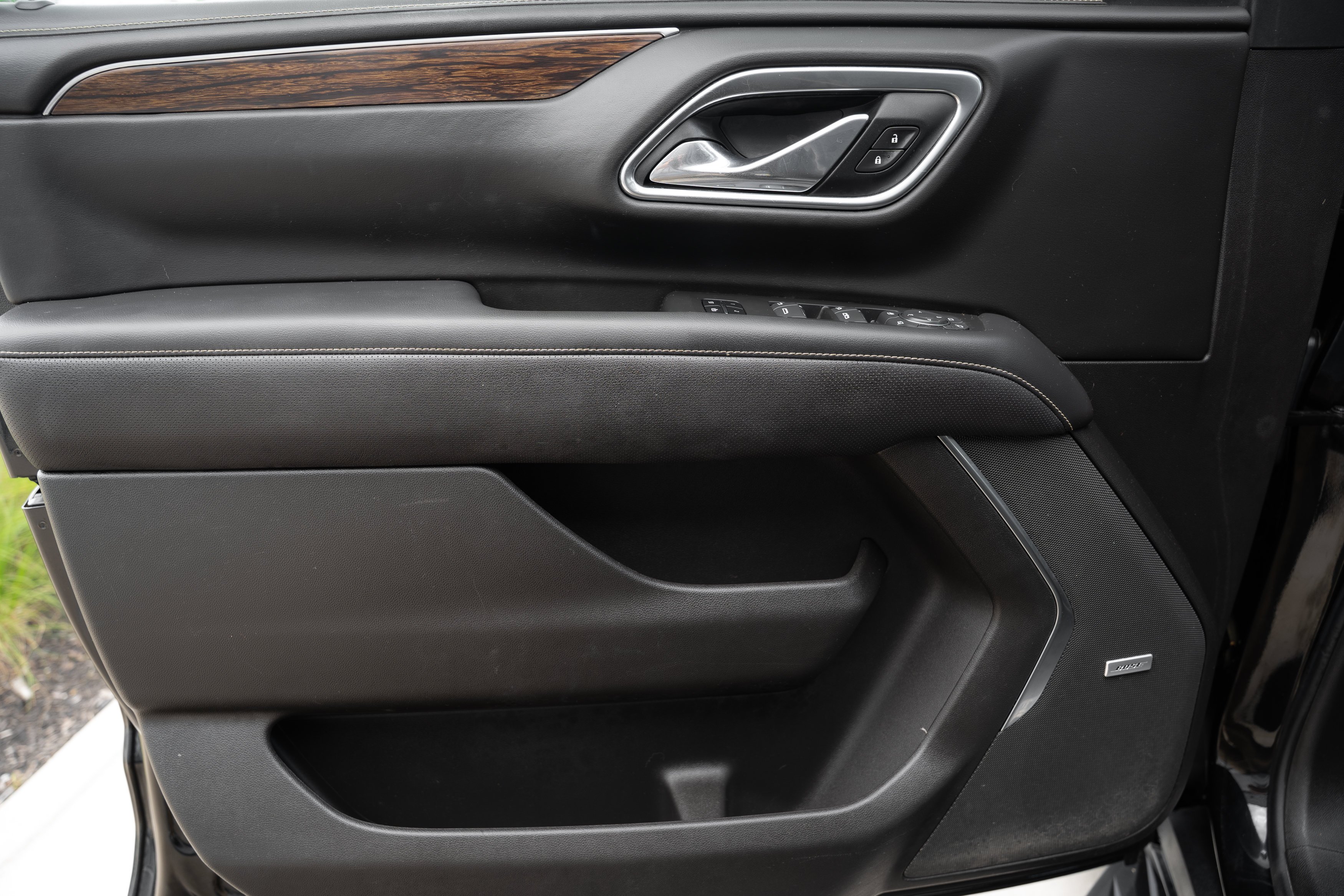 Used 2021 Black Chevrolet Premier image 17