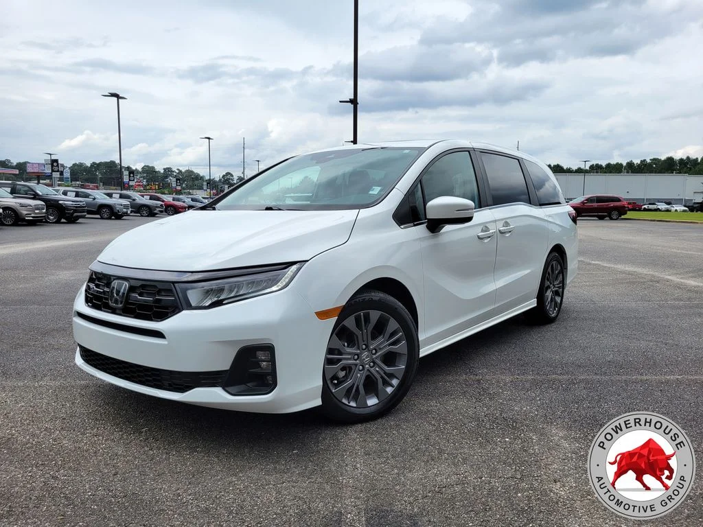 Used 2025 White Honda Touring image 1