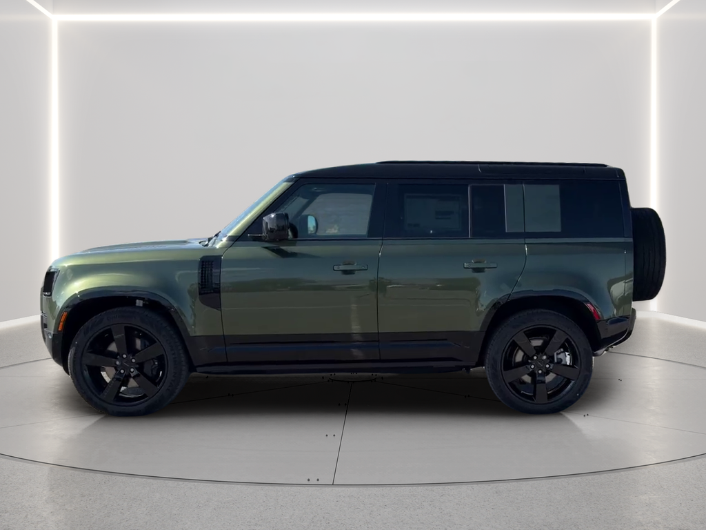 New 2026 Woolstone Green Land Rover X-Dynamic SE image 8