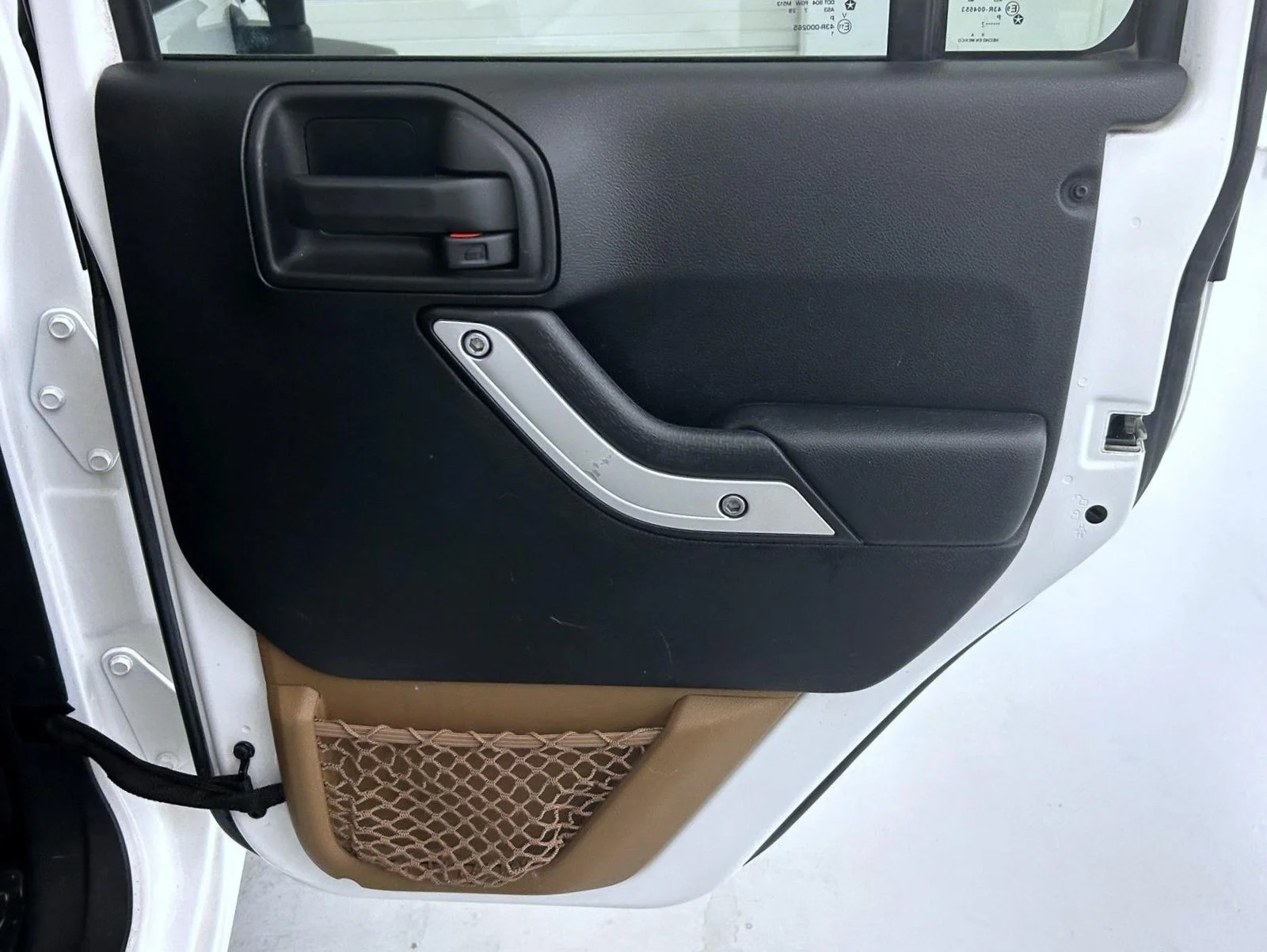 Used 2017 White Jeep Unlimited Rubicon image 17