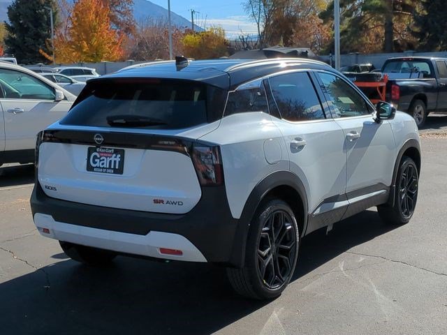 New 2026 Aspen White TriCoat / Super Black Two-tone Nissan SR image 3