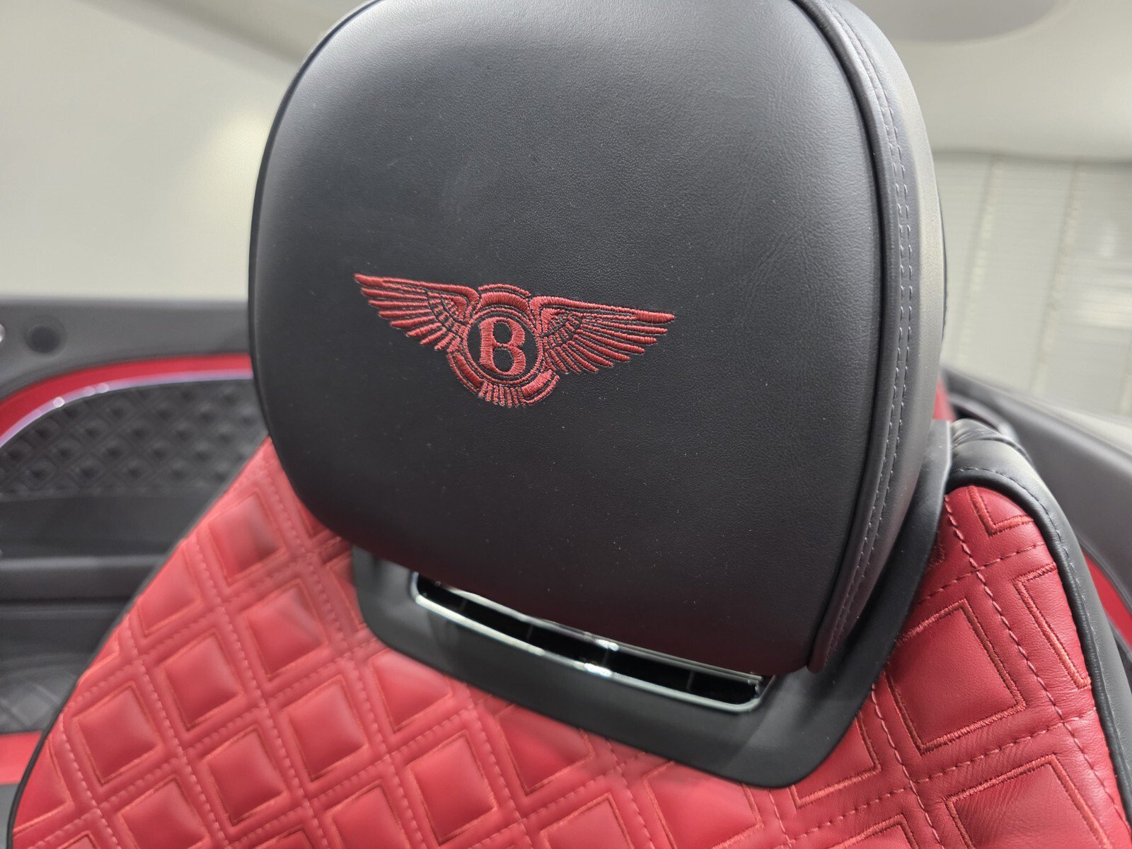 Used 2023 Beluga Bentley GT Azure image 10