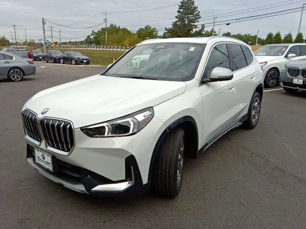 Certified Used 2023 White BMW xDrive28i image 6