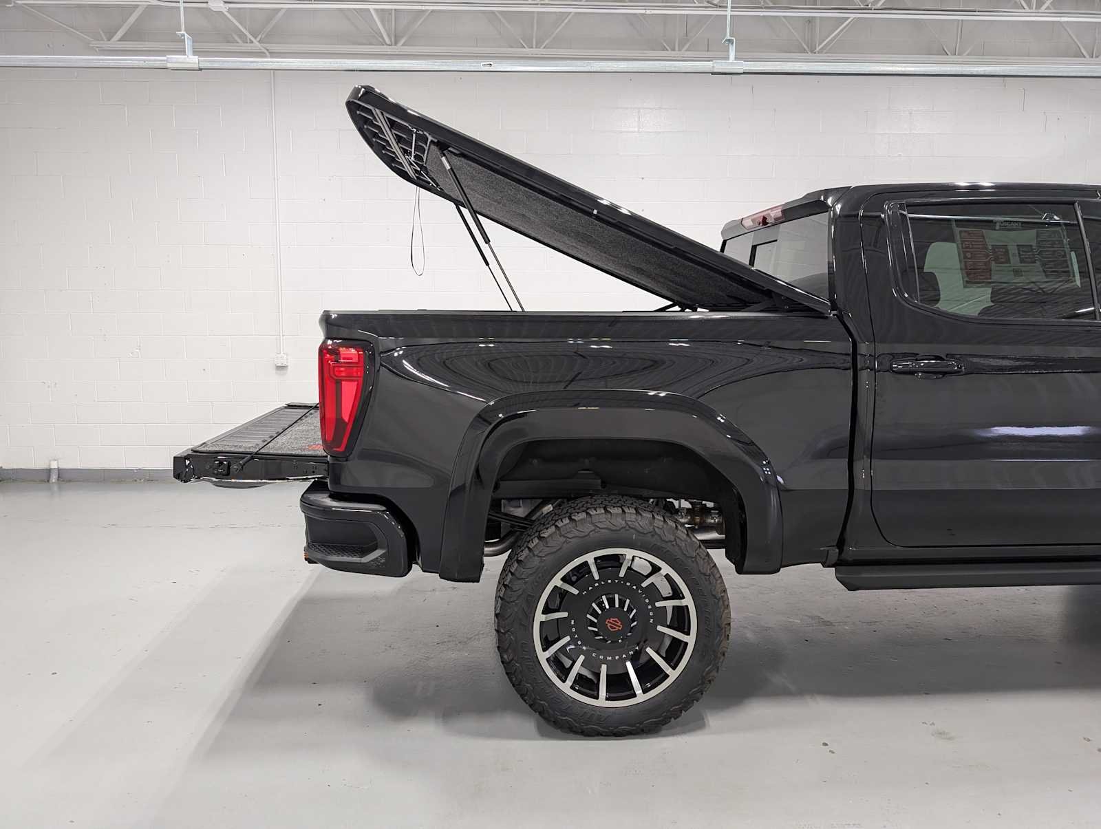 2025 GMC Sierra 1500 AT4 - Photo 14