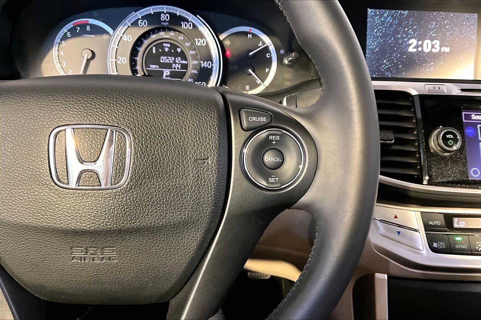 Used 2014 Alabaster Silver Metallic Honda EX-L image 25
