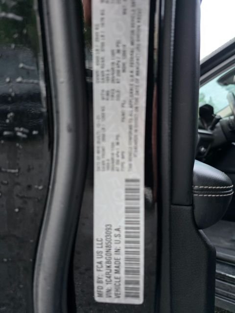 Used 2022 Diamond Black Jeep Limited image 27