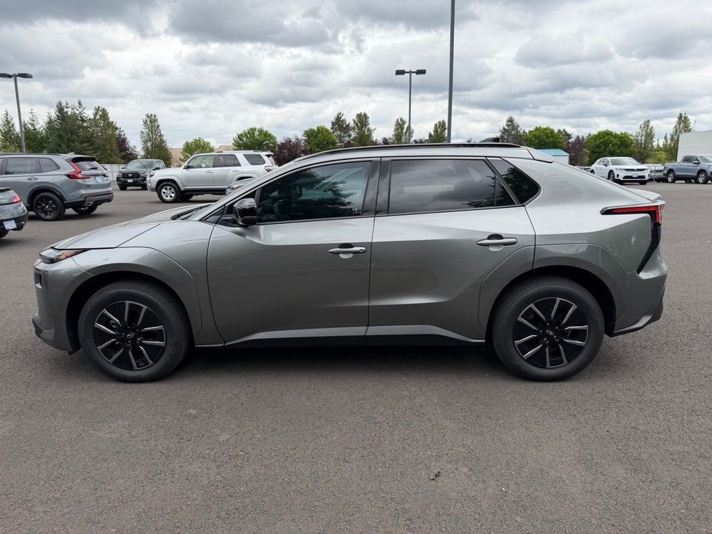 Used 2026 Smoked Carbon Subaru Premium image 5