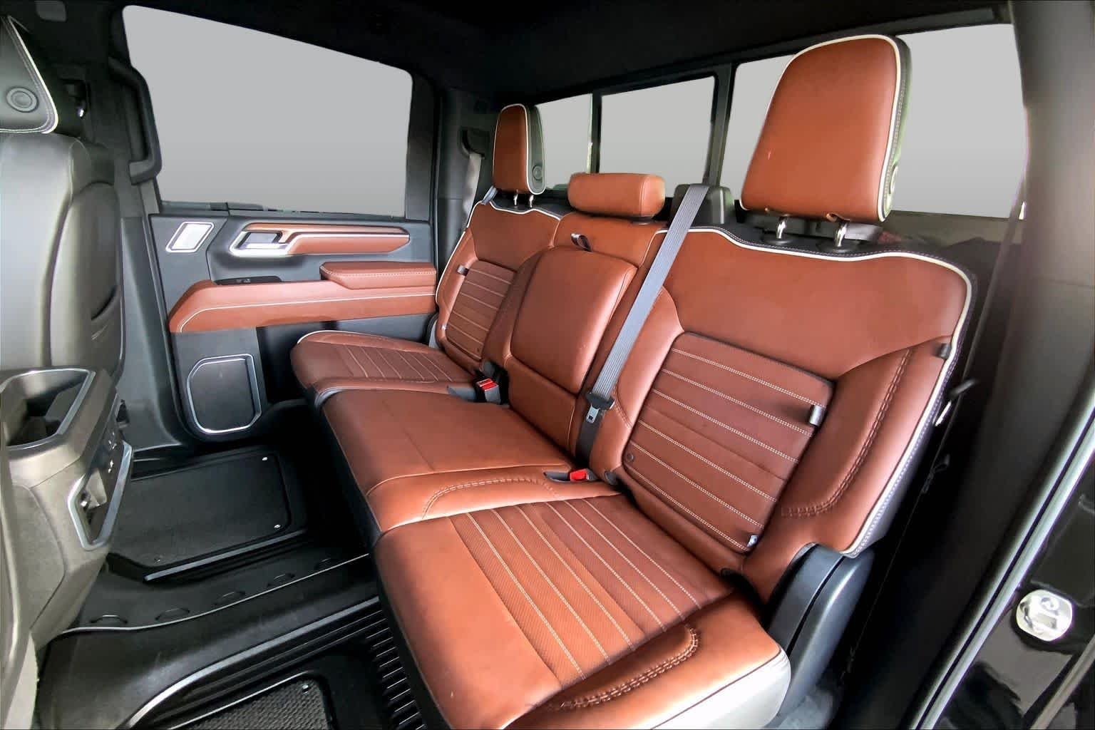 Used 2025 Onyx Black GMC Denali Ultimate image 21