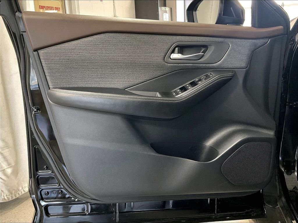 Used 2023 Black Nissan SV image 9
