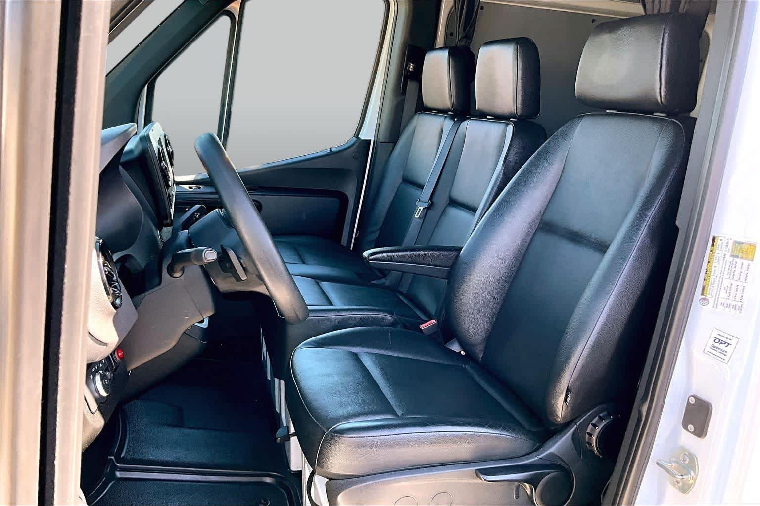 Used 2023 Arctic White Mercedes-Benz  image 8