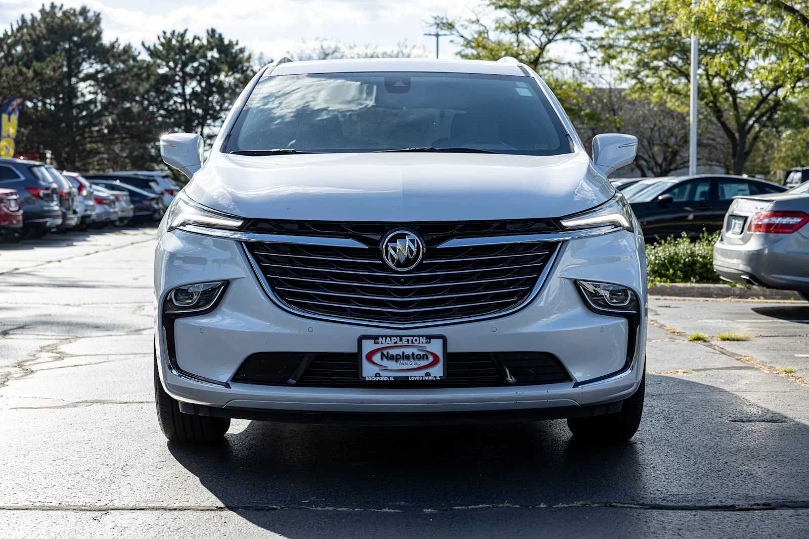 Used 2024 White Frost Tricoat Buick Essence image 2