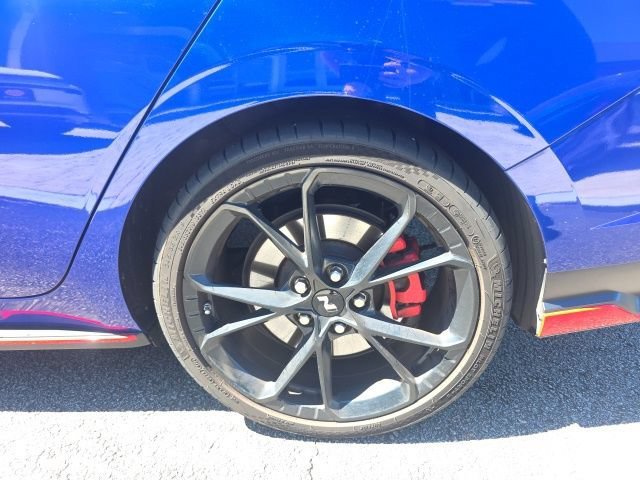 Used 2025 Blue Hyundai Manual image 5