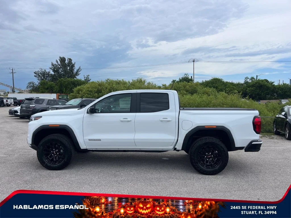 New 2026 Summit White GMC Elevation image 4