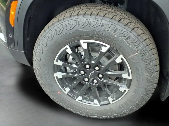 New 2026 Mosaic Black Metallic Chevrolet Z71 image 16