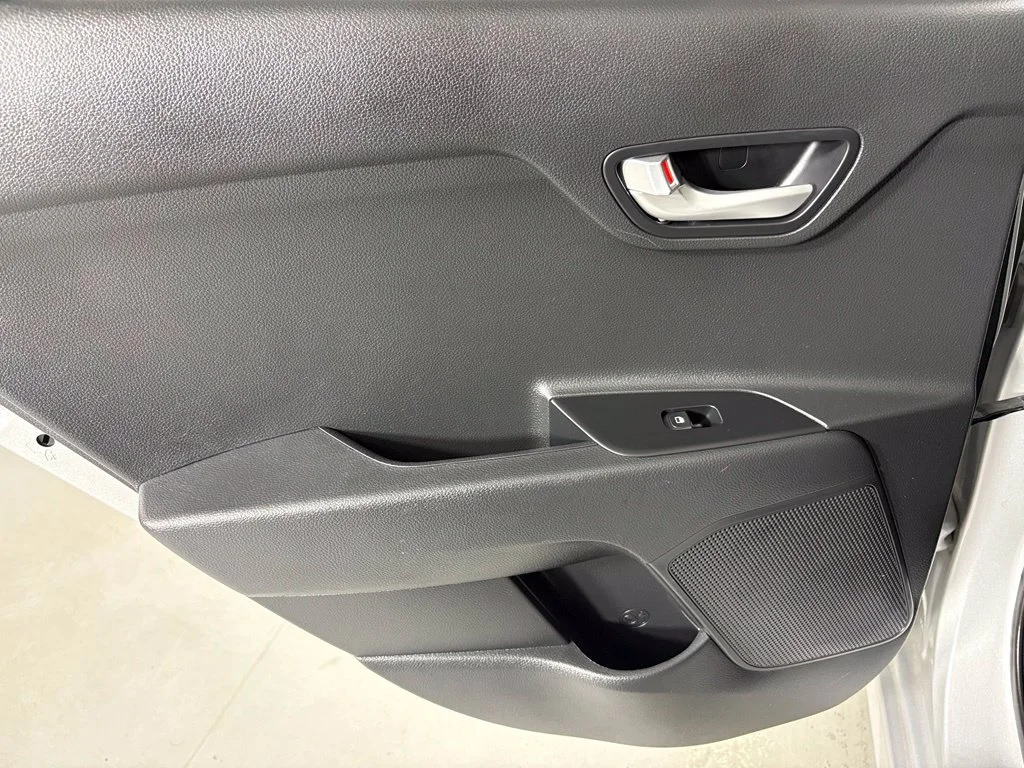 Used 2023 Silver Kia S image 36
