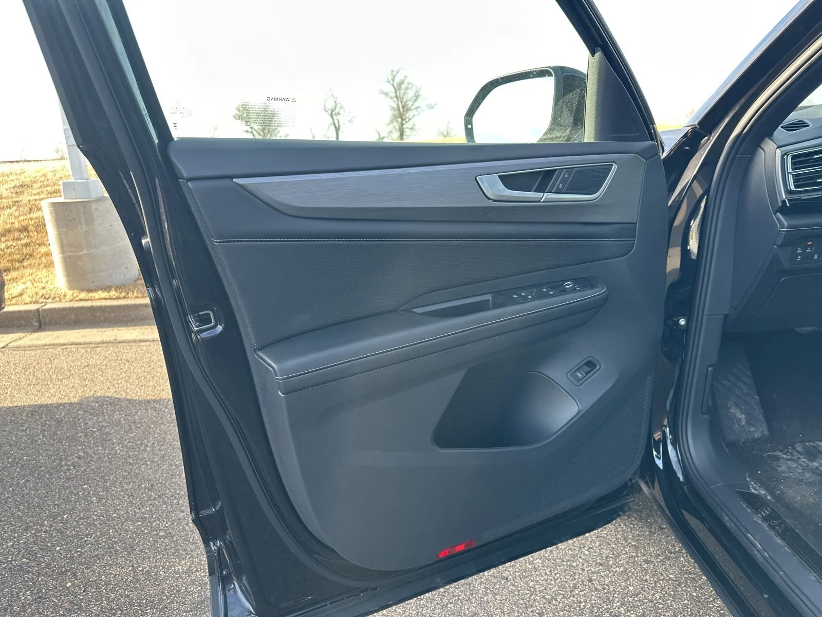 New 2026 Black Volkswagen 2.0T SE w/Technology image 15