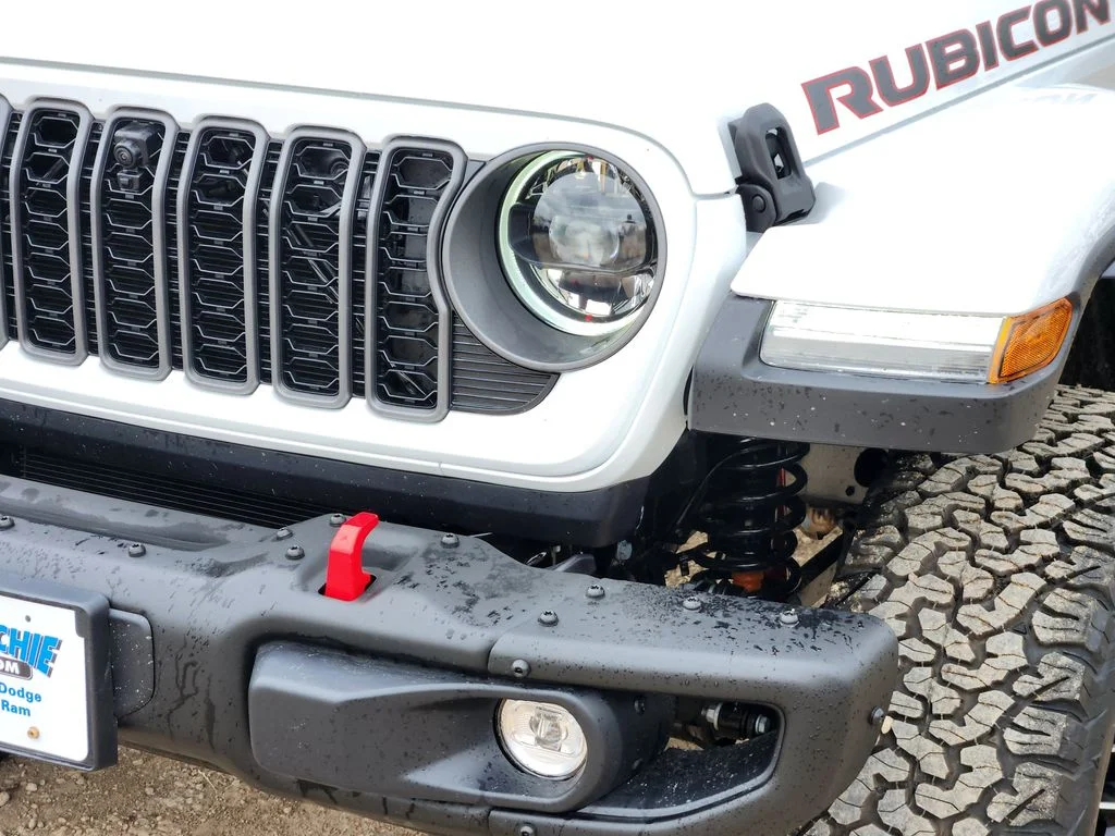 New 2026 Bright White Clear-Coat Exterior Paint Jeep Rubicon X image 5