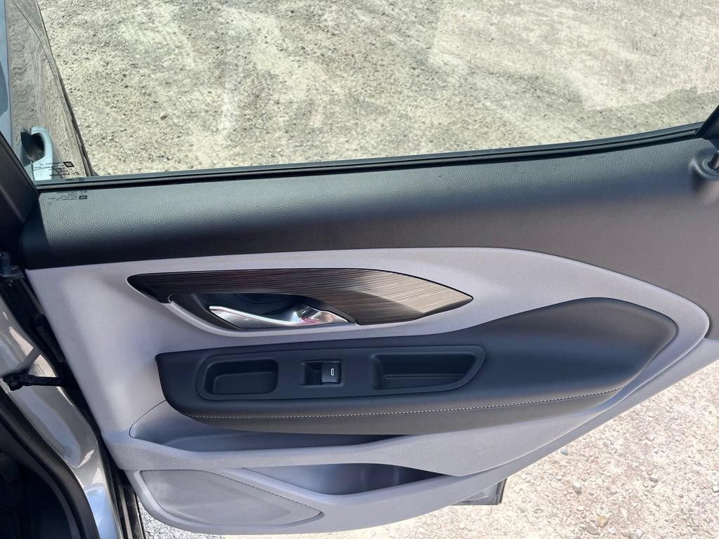 Used 2024 Sterling Metallic GMC SLE image 33