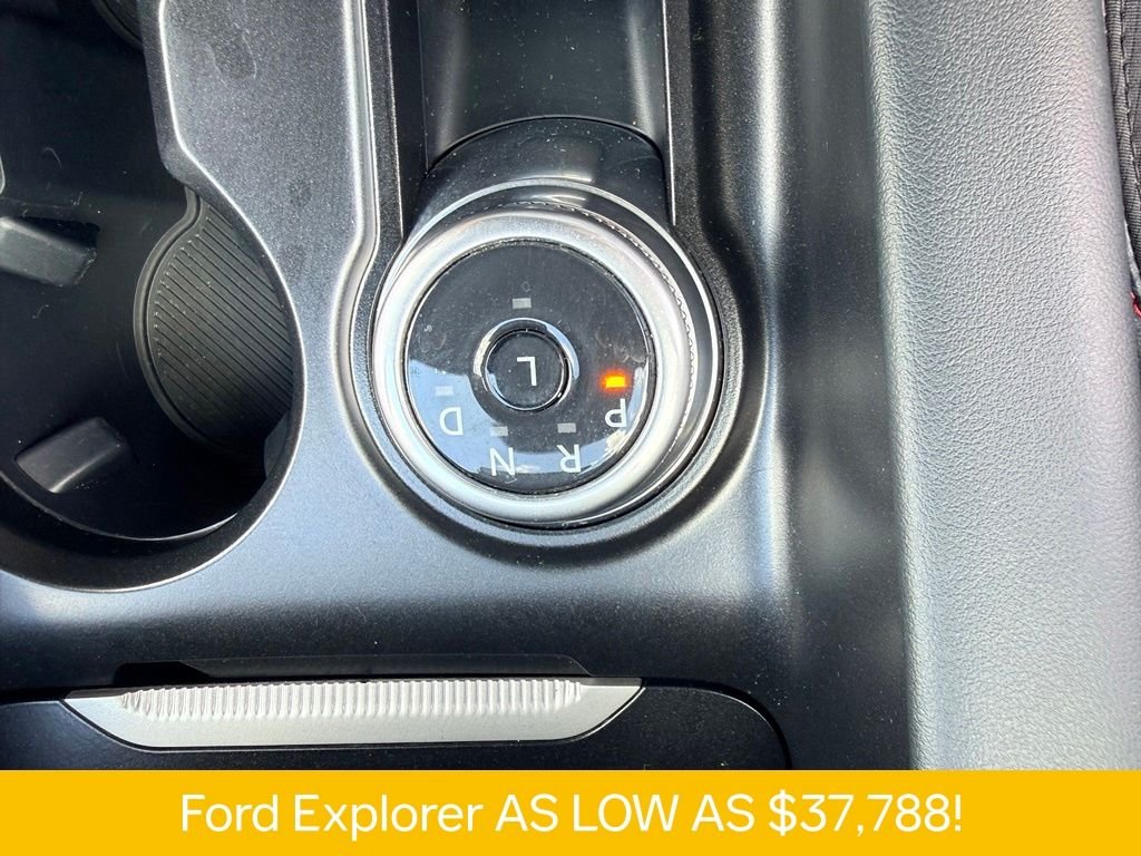 Used 2025 Gray Ford ST-Line image 13