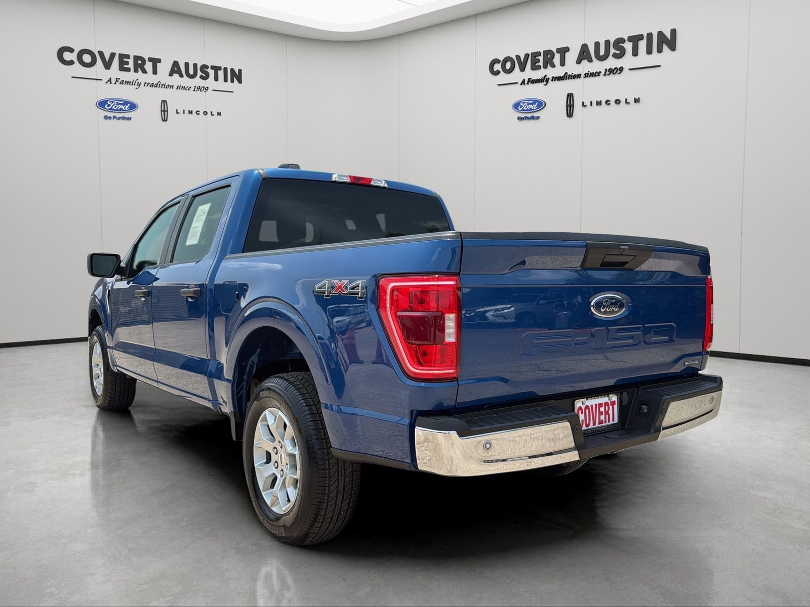 Used 2023 Blue Ford XLT image 3