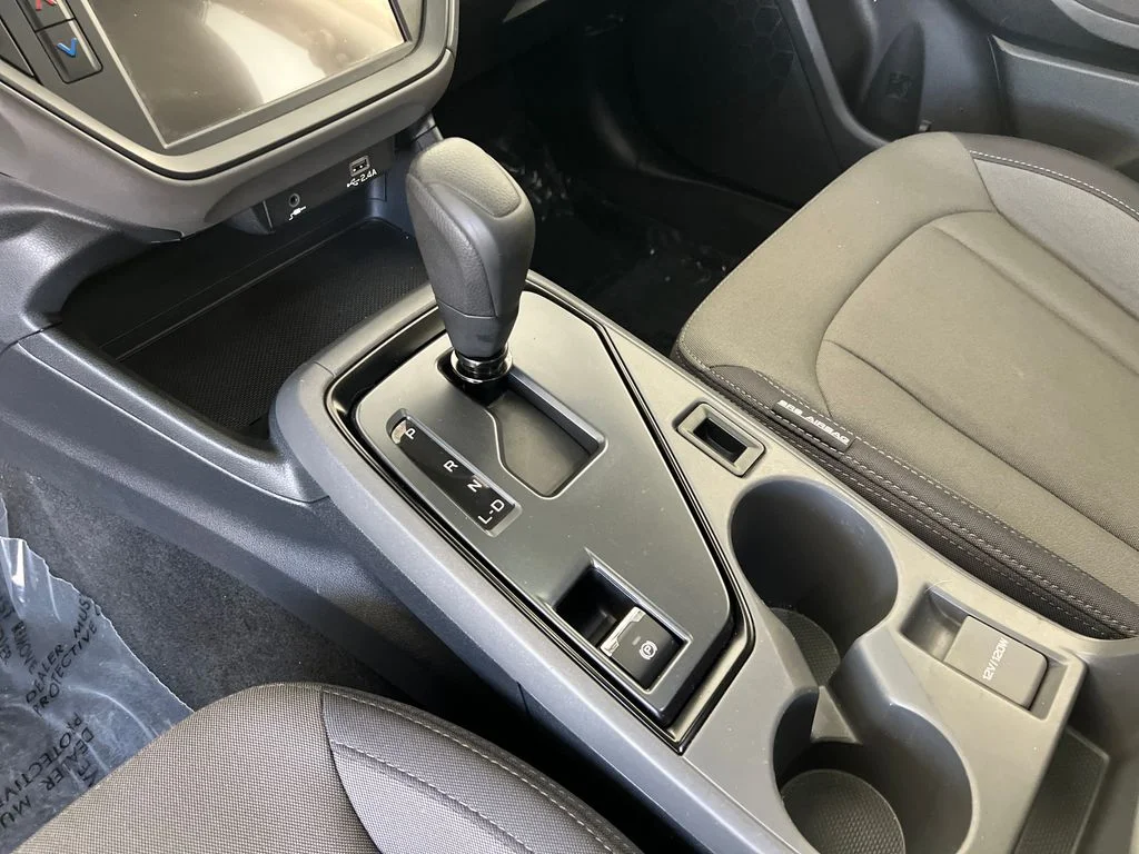 Used 2024 White Subaru Base image 25