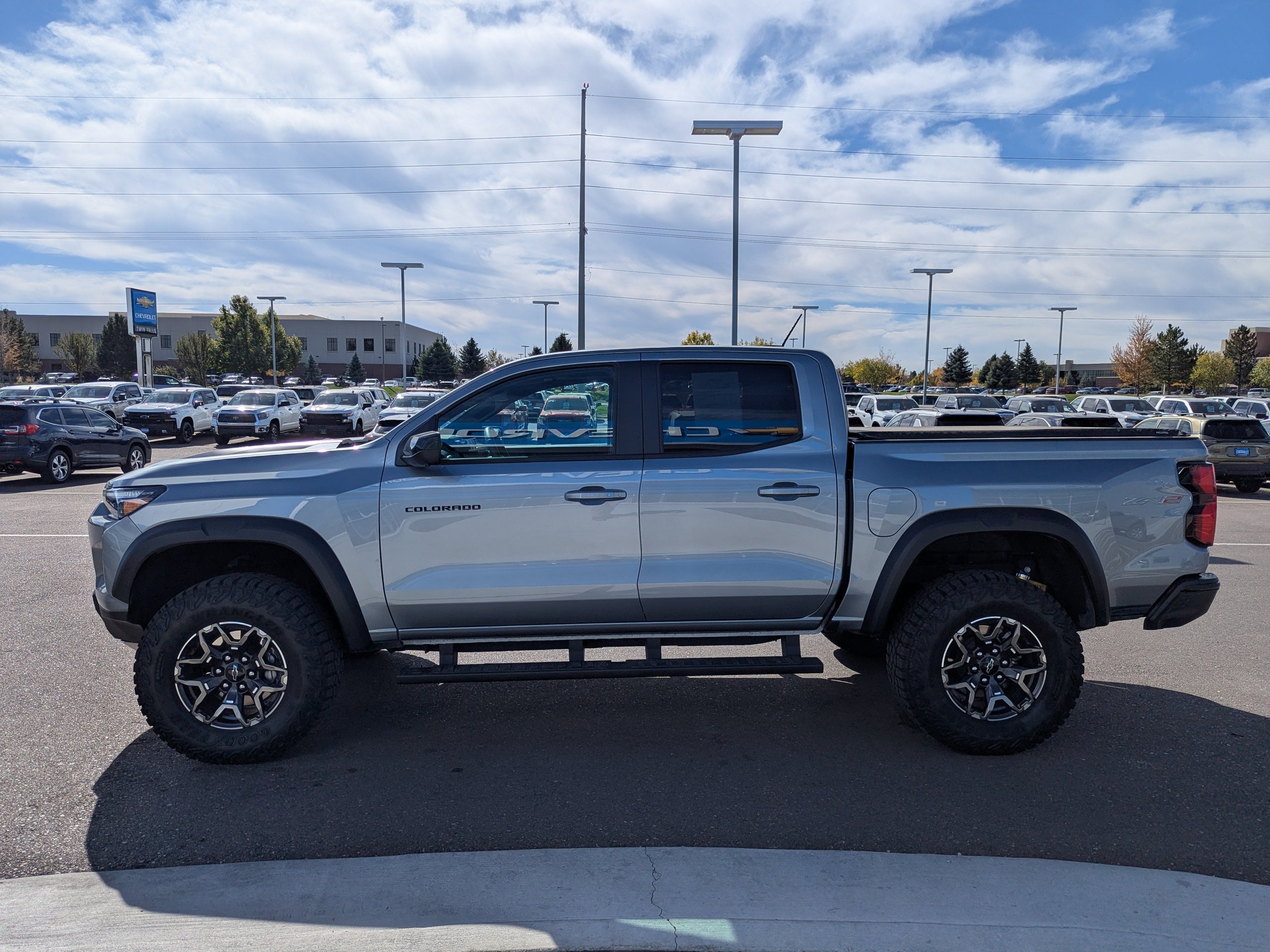 2026 Chevrolet Colorado ZR2 - Photo 8