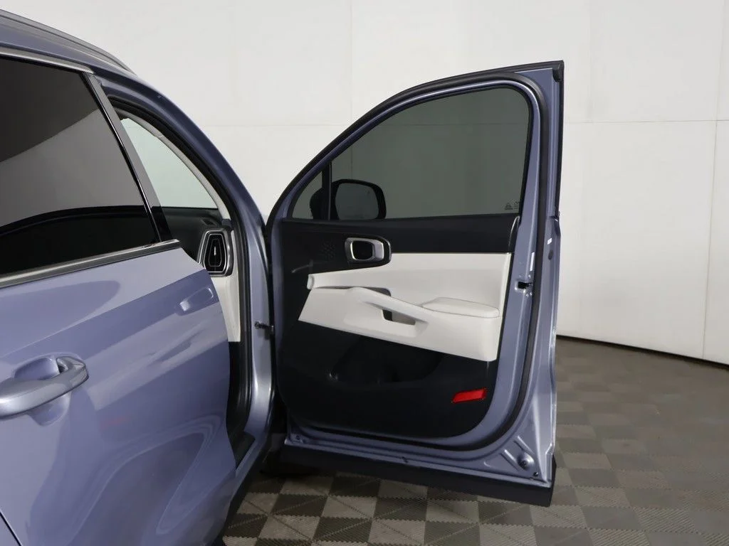 Used 2025 Silver Kia S image 23