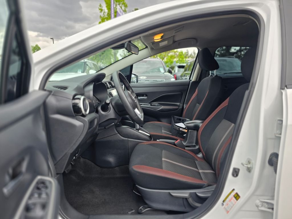 2025 Nissan Versa Sedan SR - Photo 12