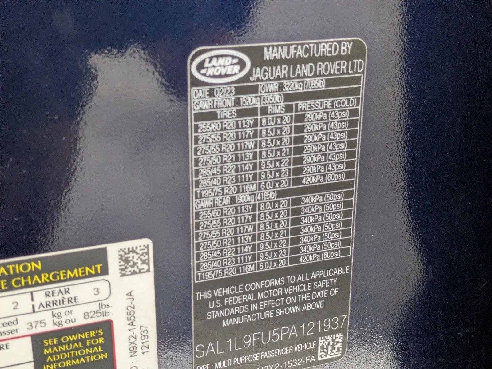 Used 2023 Portofino Blue Metallic Land Rover SE Dynamic image 26