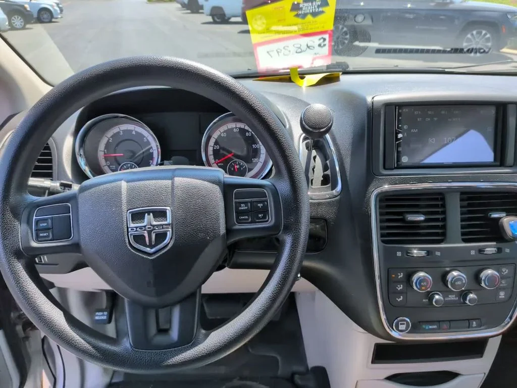 Used 2012 Silver Dodge SXT image 29