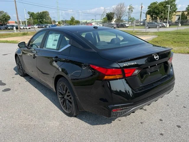 New 2026 Super Black Nissan 2.5 SV image 5