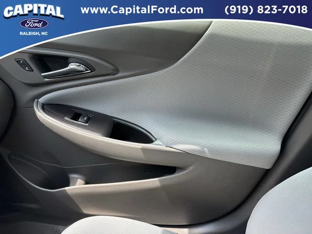 Used 2024 Gray Chevrolet LT image 28