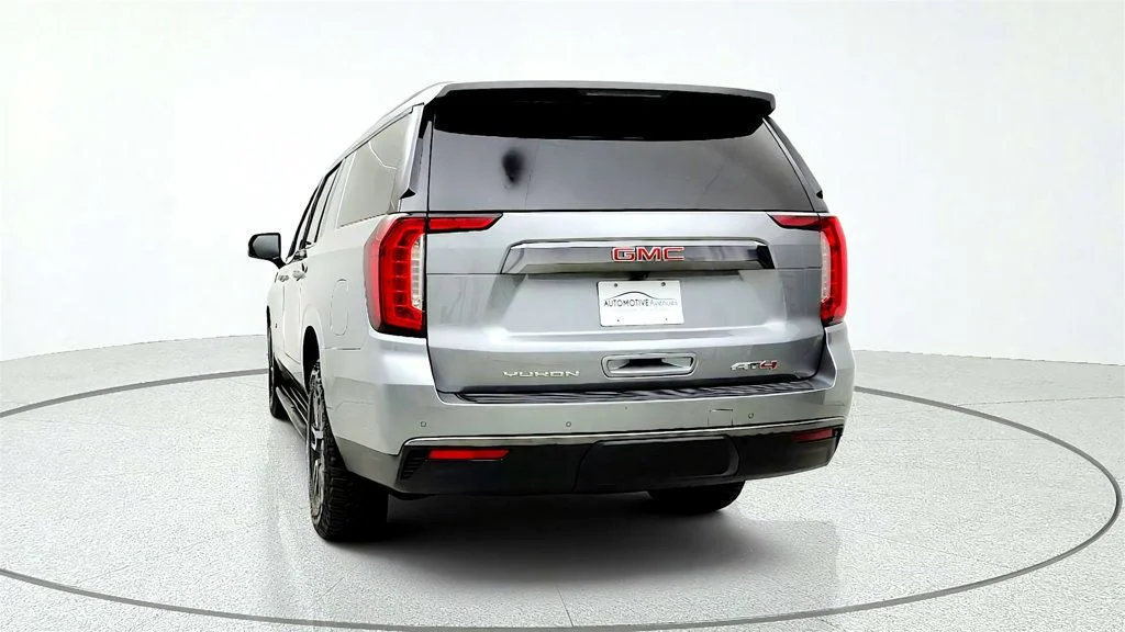 Used 2024 Sterling Metallic GMC 4WD 4dr AT4 image 6