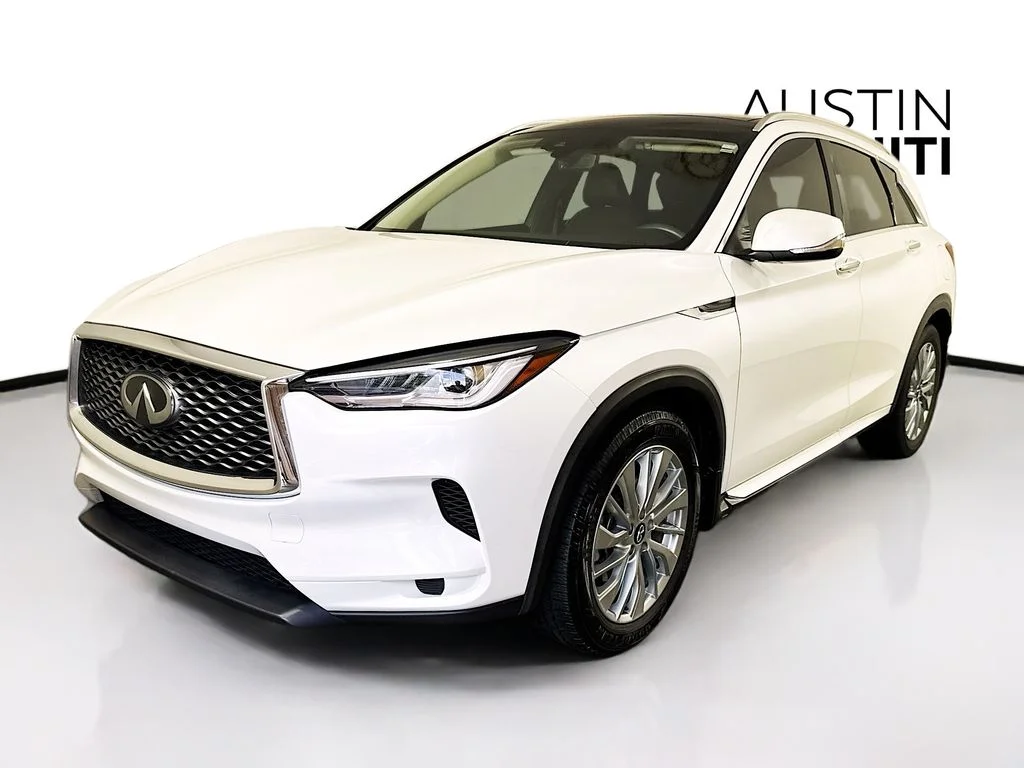 Certified Used 2023 White INFINITI LUXE image 4