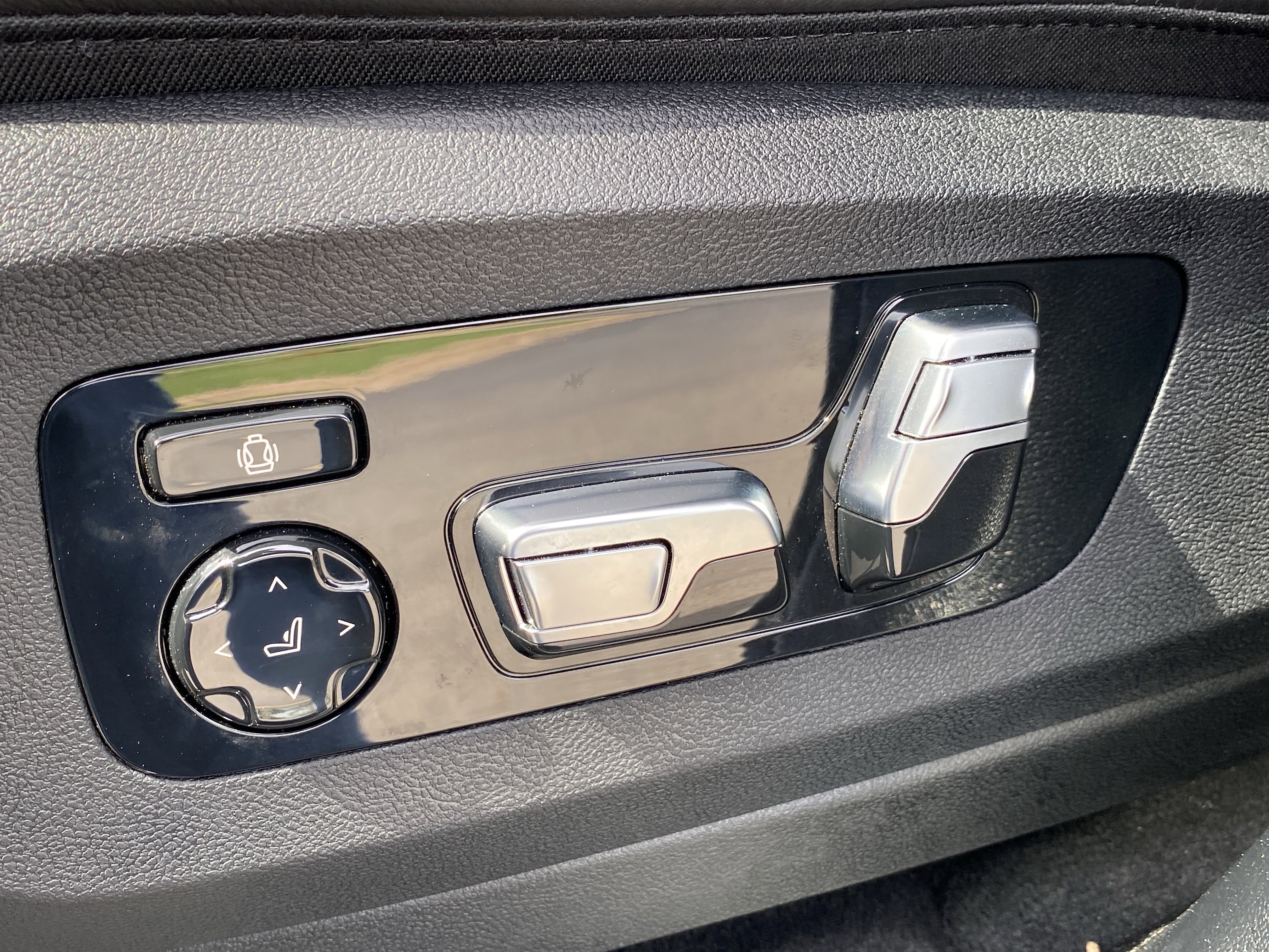 Certified Used 2026 Skyscraper Gray Metallic BMW xDrive40i image 22
