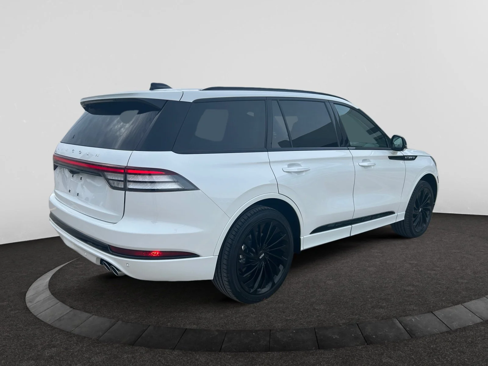 New 2026 Pristine White Metallic Tri-Coat Lincoln Reserve image 5