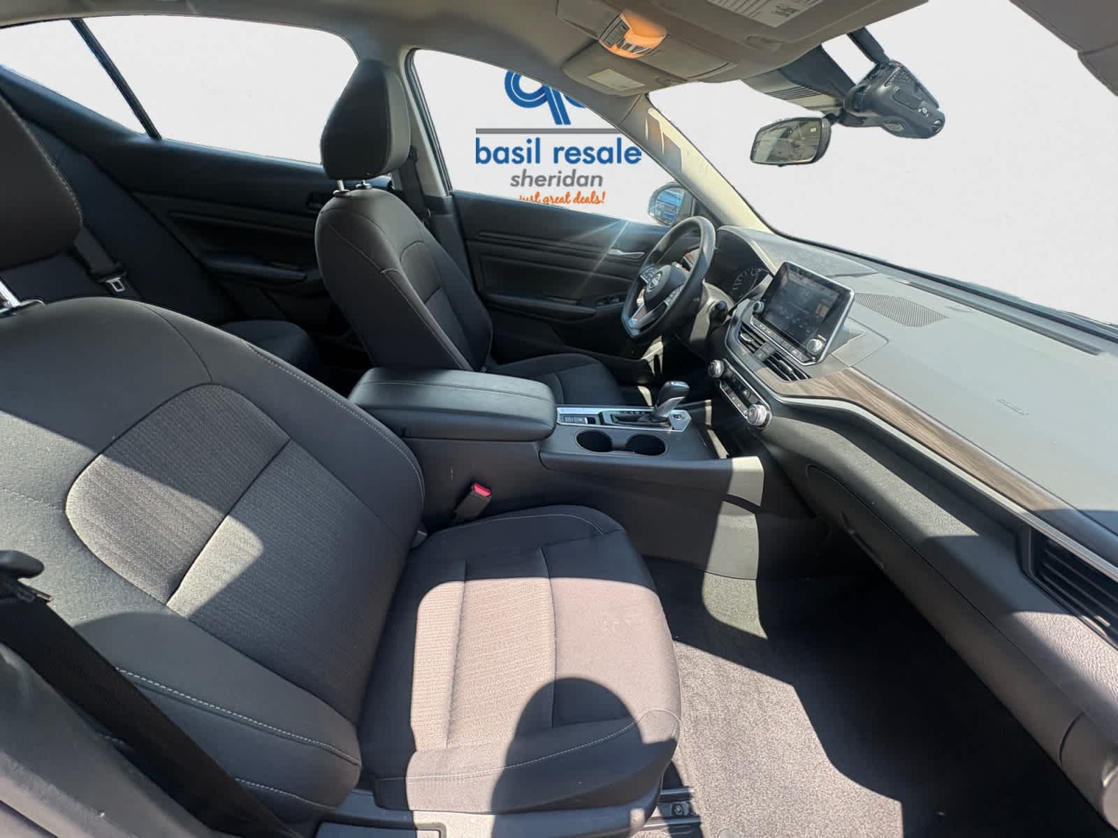 Used 2025 Super Black Nissan SV image 21