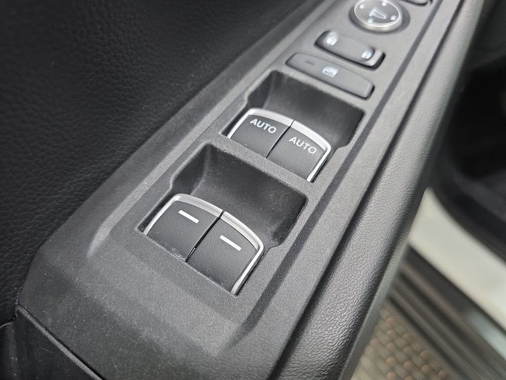 Used 2023 White Honda LX image 26