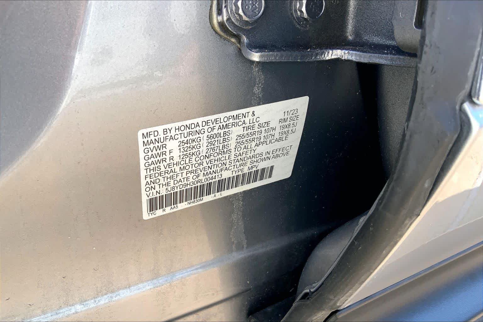 Used 2024 Lunar Silver Metallic Acura  image 35