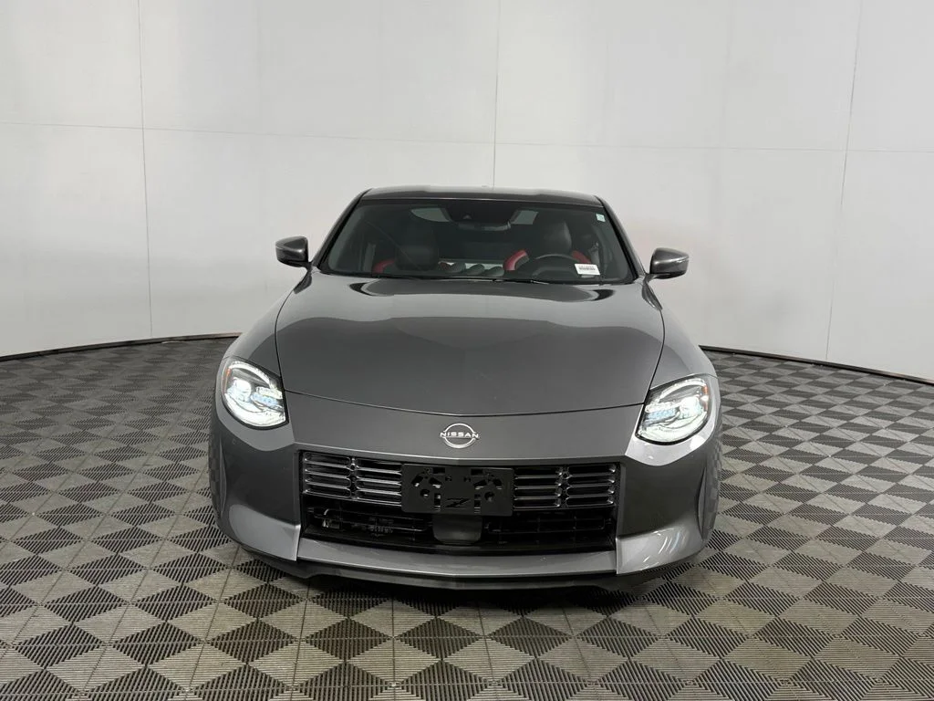 Used 2025 Gray Nissan Performance image 6
