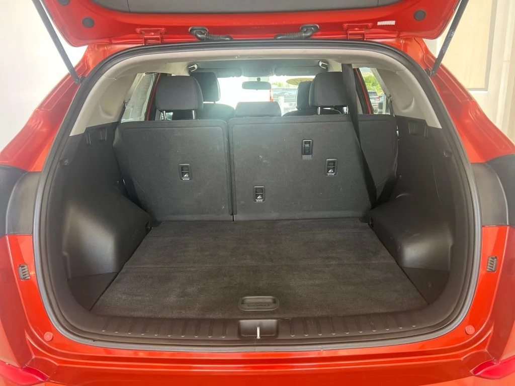 Used 2017 Sunset Hyundai SE image 39