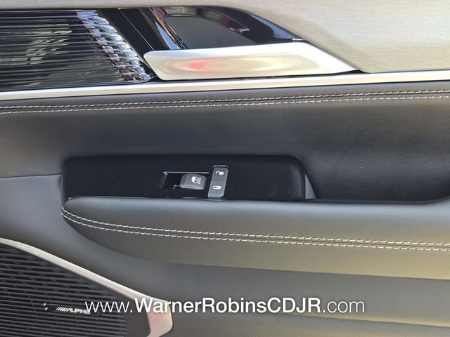 New 2026 Velvet Red Pearl-Coat Exterior Paint Jeep  image 19