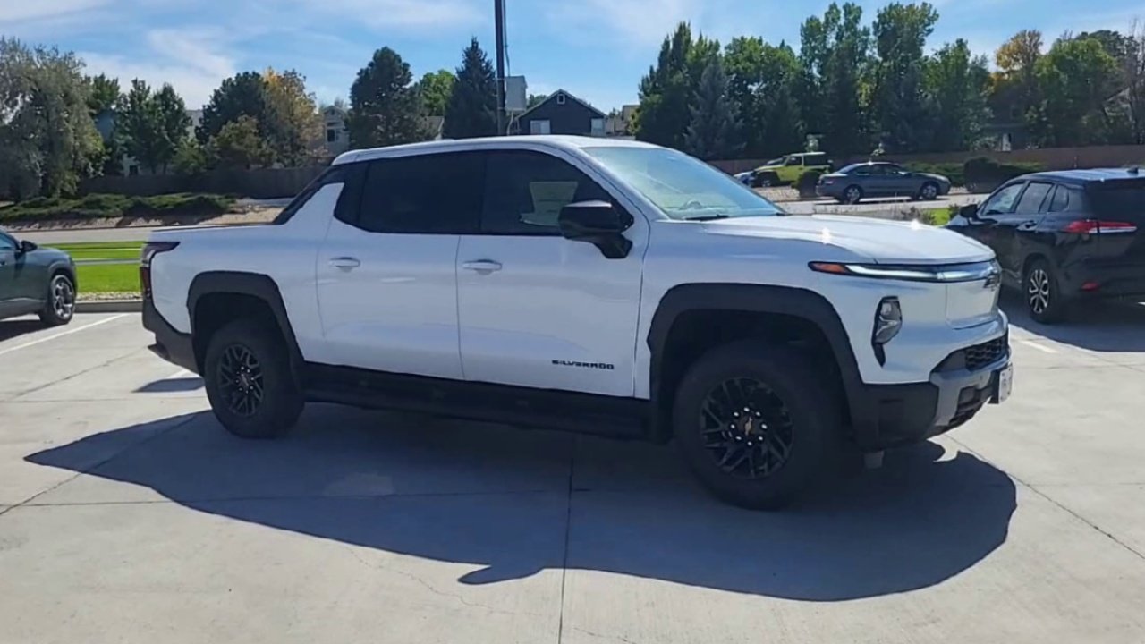 2026 Chevrolet Silverado EV LT - Photo 41